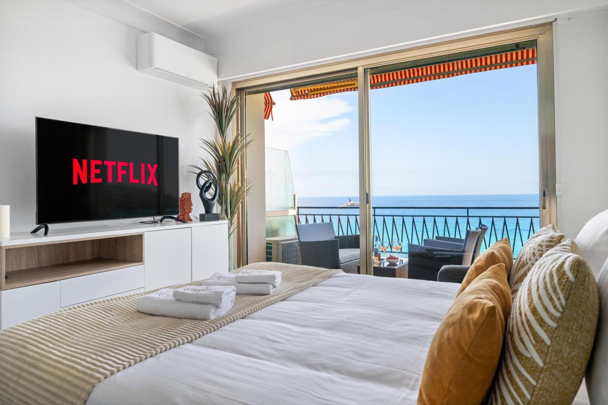 Le Coq Eden - Air Conditioning - Seafront Apartment